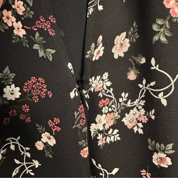 NWT Reformation Black Half Sleeve Short Dress in Jolene Floral SZ US 6, M - Picture 7 of 12